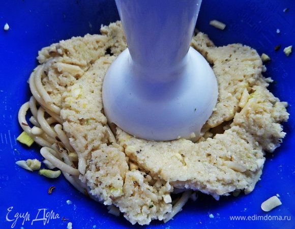 Взбиваем блендером. Можно это сделать вместе с начинкой,но мне хотелось оставить её кусочками!