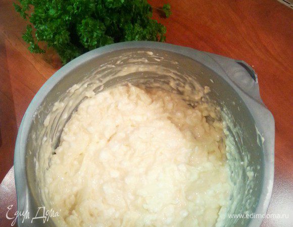 Добавить моцареллу.