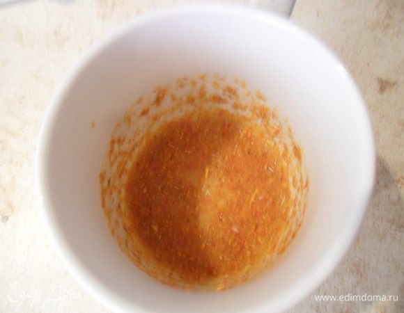 Первым делом заливаем шафран 1 ст. л. кипятка и даем настоятся 20 минут.