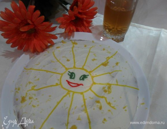 Посыпать апельсиновой или лимонной цедрой. Мой сынуля захотел, чтобы я нарисовала солнышко, так мы с ним и сделали :)