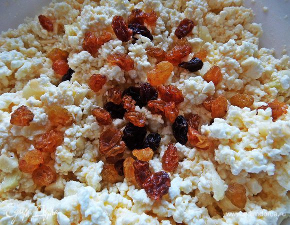 Изюм у меня в пачке уже был двухцветный, но это не принципиально, главное, чтобы без косточек!