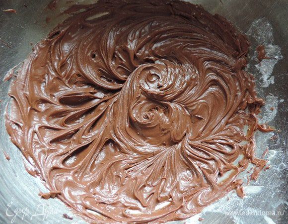 Взбиваем все миксером до получения однородного пышного крема. Уже очень вкусно:)