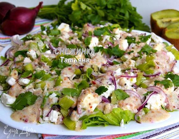 Салат можно подавать к столу. 