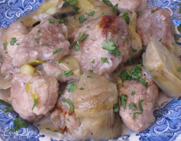 Готовое блюдо посыпать рубленой петрушкой и сразу же подавать. Приятного аппетита:)