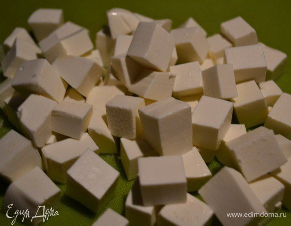 Нарезаем кубиками.