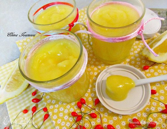 Заранее приготовить лимонный курд. Я готовила по рецепту Алечки (Апрель) http://www.edimdoma.ru/retsepty/57360-limonnyy-kurd. Очень вкусный десерт сам по себе. Алечка, ещё раз большое спасибо!