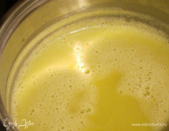 Приготовить пудинг согласно инструкции на упаковке. Остудить до комнатной температуры.