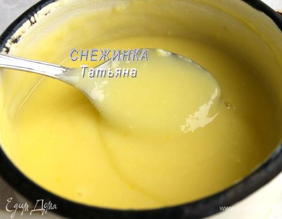 Оставляем курд остывать. Можно на холодной водяной бане, чтобы быстрее. В итоге он получается густой, нежный и однородный.