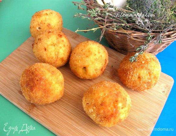 Подавать горячими с зеленью и  овощами. Немного красного сухого вина – будет совсем по-сицилийски.  