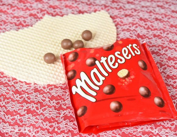 Украсим торт. Вот что нам поможет украсить торт.