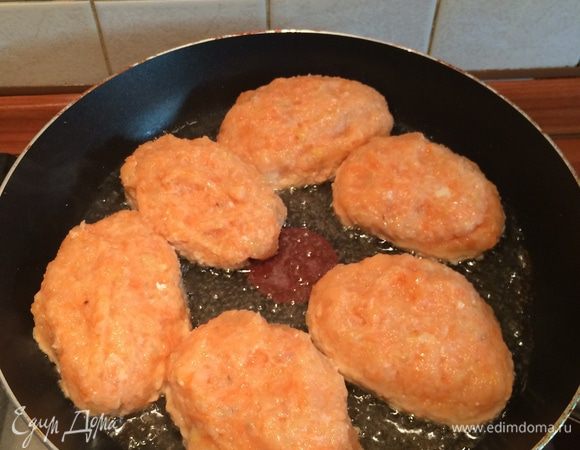 Обжарить на растительном масле, туда-сюда несколько раз перевернуть.