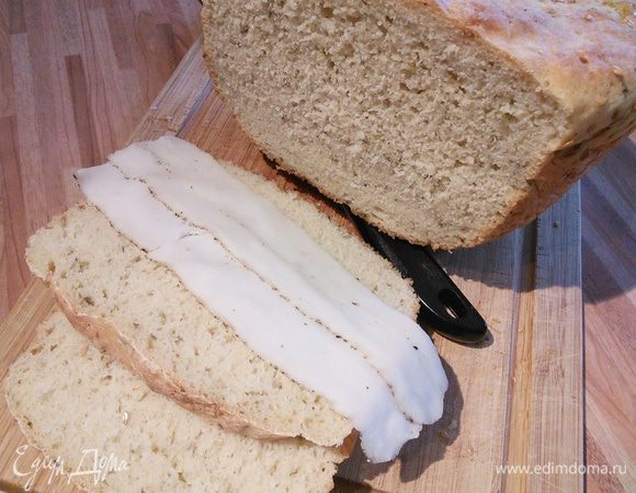 Выпекайте в заранее разогретой духовке  до 175° 40-45 мин. Первые 10 под крышкой или фольгой. Охладите на решётке и наслаждайтесь свежим, домашним, ароматным хлебушком. Приятного аппетита! 