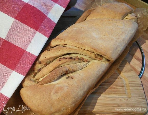 А вот очень вкусный чесночный хлеб с шалфеем, ароматный хлебушек от Елены http://www.edimdoma.ru/retsepty/71656-chesnochnyy-hleb-s-shalfeem Рекомендую! 