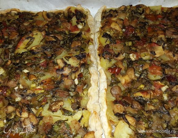 Пироги готовы! Достаем их из духовки, даем немного отойти, чтобы легко снять с бумаги и подаем.