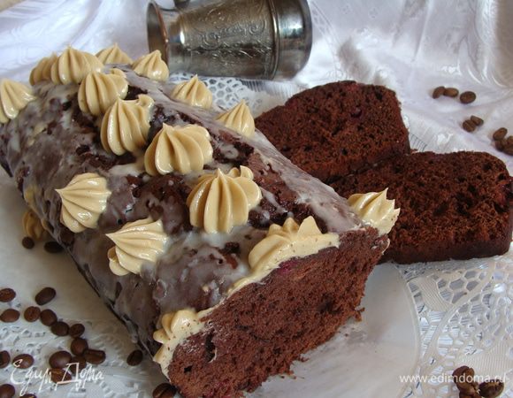 Я сделала глазурь из сахарной пудры и украсила кофейным кремом, который остался от одноименного торта и хранился в морозилке.
Приятного чаепития!