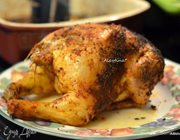 Готовую тушку снять с банки, дать постоять и нарезать на порции.
