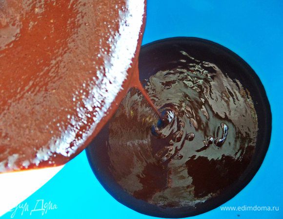 Переливаем растопленную на "бане" массу в миску.