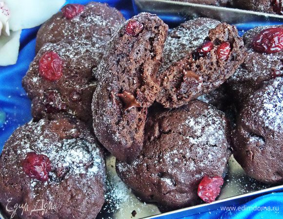 Крупный план! Скажу Вам, какао у меня почти чёрного цвета и печенье вышло прямо чёрное-чёрное, но это и оправдывает название :)