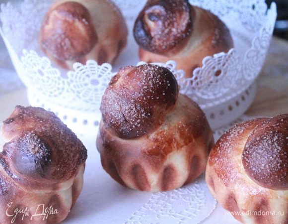Бриоши получаются очень - очень нежными, воздушными и просто тающими во рту!