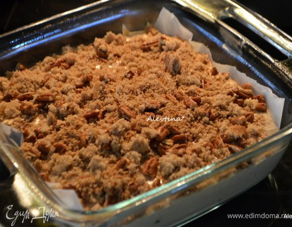 Выложить топинг поверх отдохнувшего теста , поставить кекс в разогретую духовку на 180 гр на  35-40 мин. 
