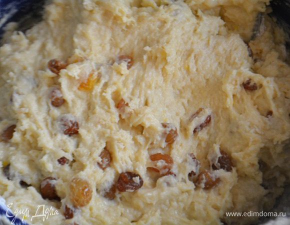 Утром в кастрюлю всыпать муку и ваниль. Перемешать все до однородности.