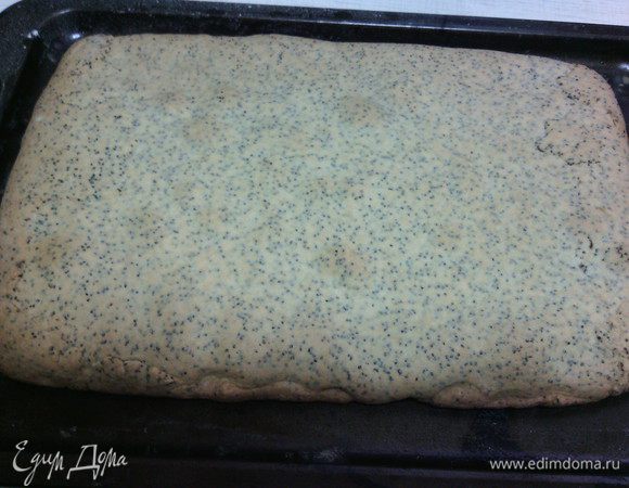 Выпекать в духовке в течение 20-25 минут, до золотистой корочки