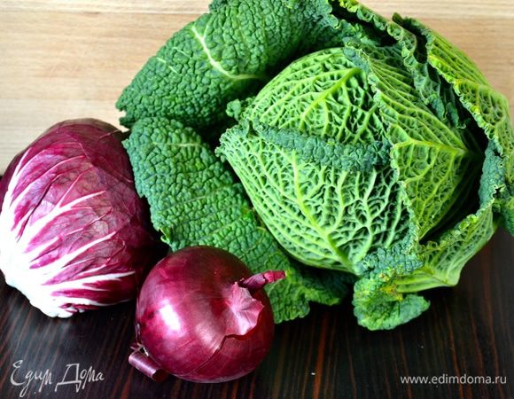 Фактически, для приготовления этого теплого салата нам понадобится вот такой набор полезных продуктов (не считая всех специй).