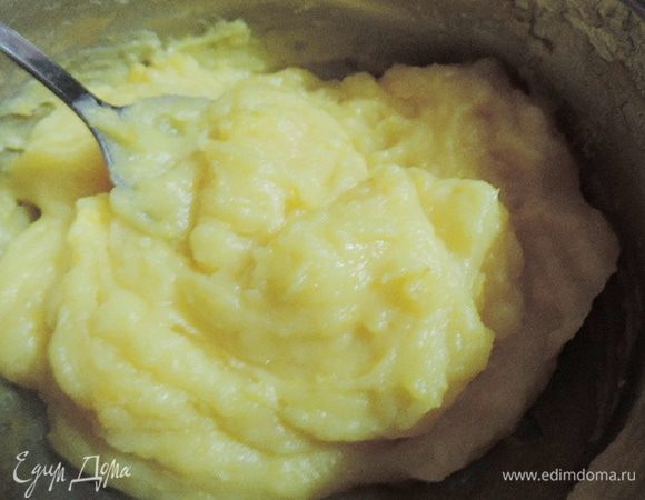 
Достать из холодильника наш курд. Вот таким густым он получается.