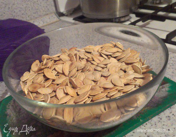 И вуаля, мы получили отличную альтернативу попкорну, можно провести замечательный вечер за просмотром фильма или просто погрызть их на кухне за интересной беседой.