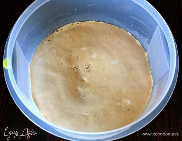 За это время опара увеличится в объеме вдвое.