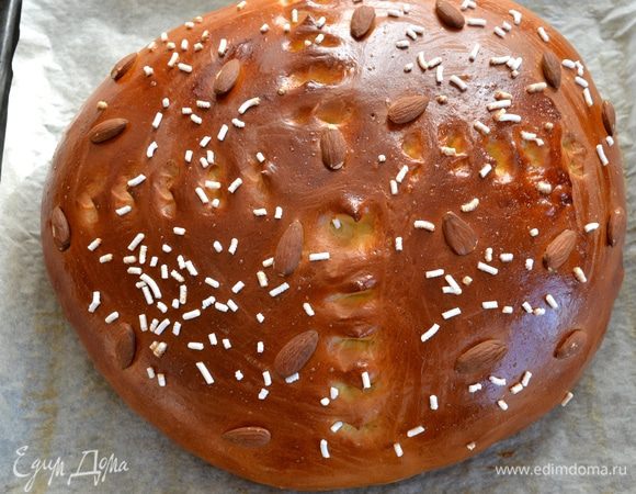 Выпекать каравай в разогретой до 160°C духовке 1 час! Следите за выпечкой, если начнет сильно зарумяниваться, просто накрыть верх листом фольги. Готовый каравай остудить на решетке и подавать!