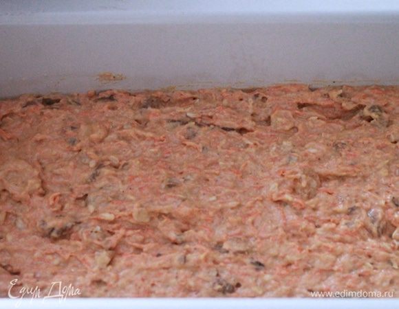 Переложить тесто в форму и выпекать 30 минут до сухой спички.