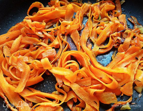 Следить, чтобы морковь не подгорела!