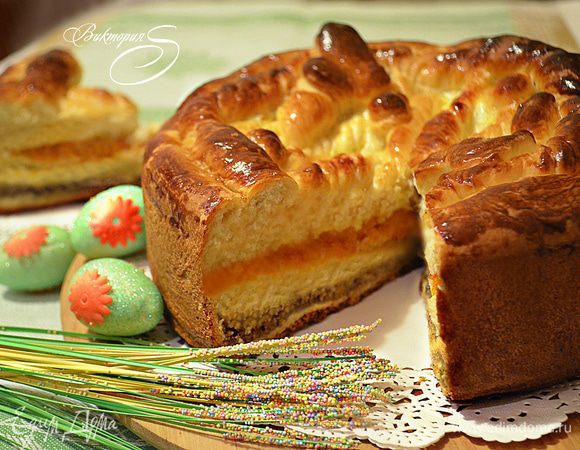 А теперь можно угощаться! Тёплый ароматный пирог с чашечкой чая, молока или кофе порадует вас и вашу семью! Приятного вам аппетита!