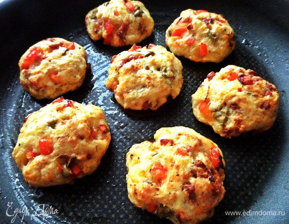 Когда дно поджарилось,я вынимала,сильно не передерживайте, чтобы не были сухими.