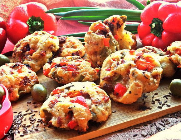 Пока тёплые, с хрустящим дном - самые вкусные!