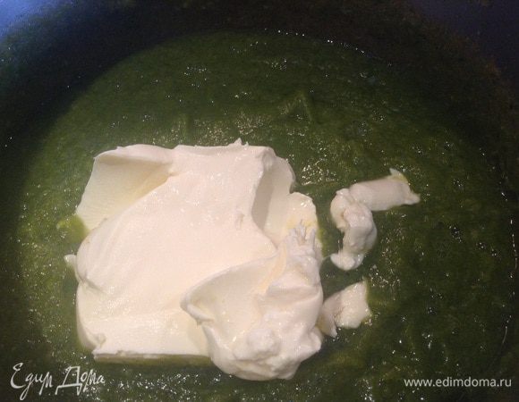 Овощи измельчить блендером, добавить маскарпоне, перемешать и проварить 3-5 минут.