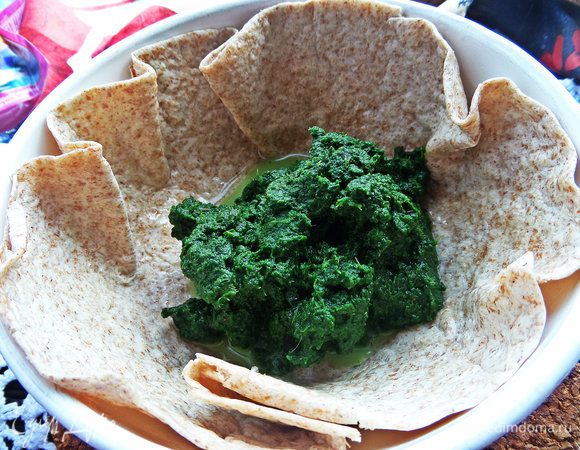 Выкладываем весь шпинат.