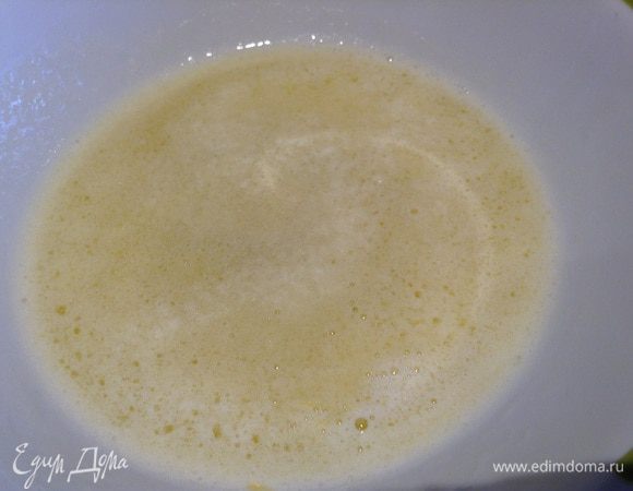 Растопить масло, полить им тыкву.