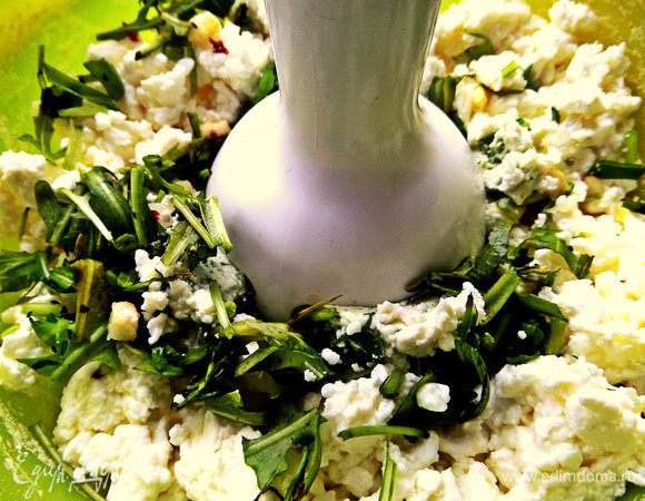 Запускаем блендер в творог.