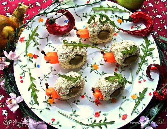 Посыпаем листиками рукколы, ставим на стол или в холодильник!