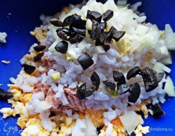 Туда же маслины и лук...
