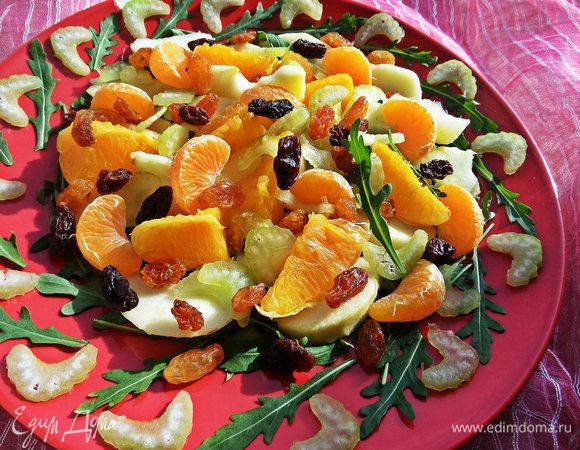 Насыпать крупный изюм (у меня был двух видов в одной пачке).