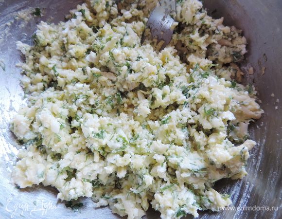 Перемешиваем до однородности. Можно немного посолить по вкусу.