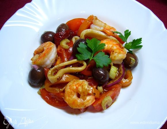 Соединить ингредиенты заправки (бальзамический крем 5 мл). В салатницу выложить все компоненты салата, полить заправкой, украсить петрушкой. Очень вкусный и полезный салат! Угощайтесь!
