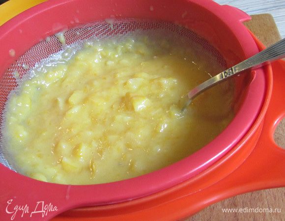 Протереть через сито, откинуть жмых.