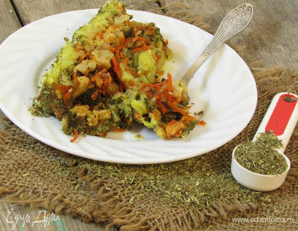 Запеканку нарезать на крупные ломти и подавать на стол.
Приятного аппетита!