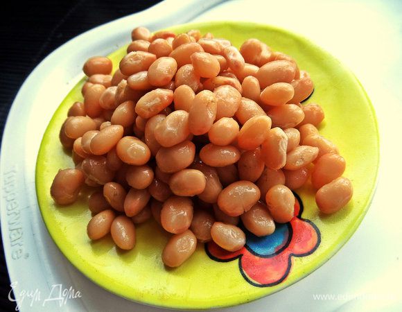 Фасоль отвариваю заранее сразу на несколько блюд без соли. Часть пошла на салат.