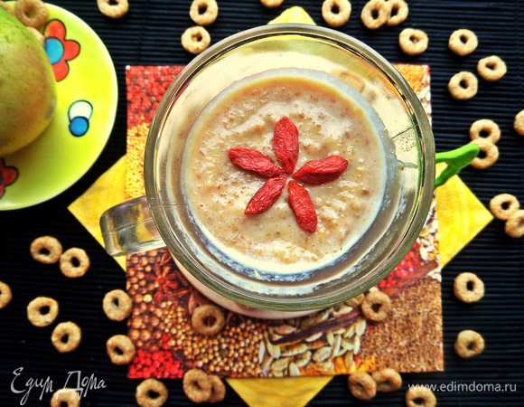 Разливаем по порциям, украшаем ягодами годжи. Выпиваем на полдник или как поздний перекус.