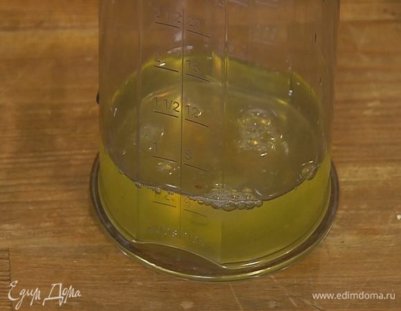 Белки отделить от желтков.